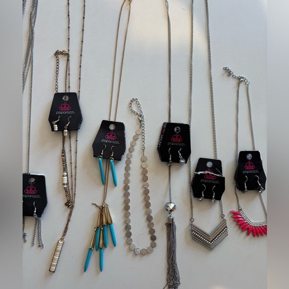 52 pieces! Paparazzi Jewlery Collection - Picture 2 of 16